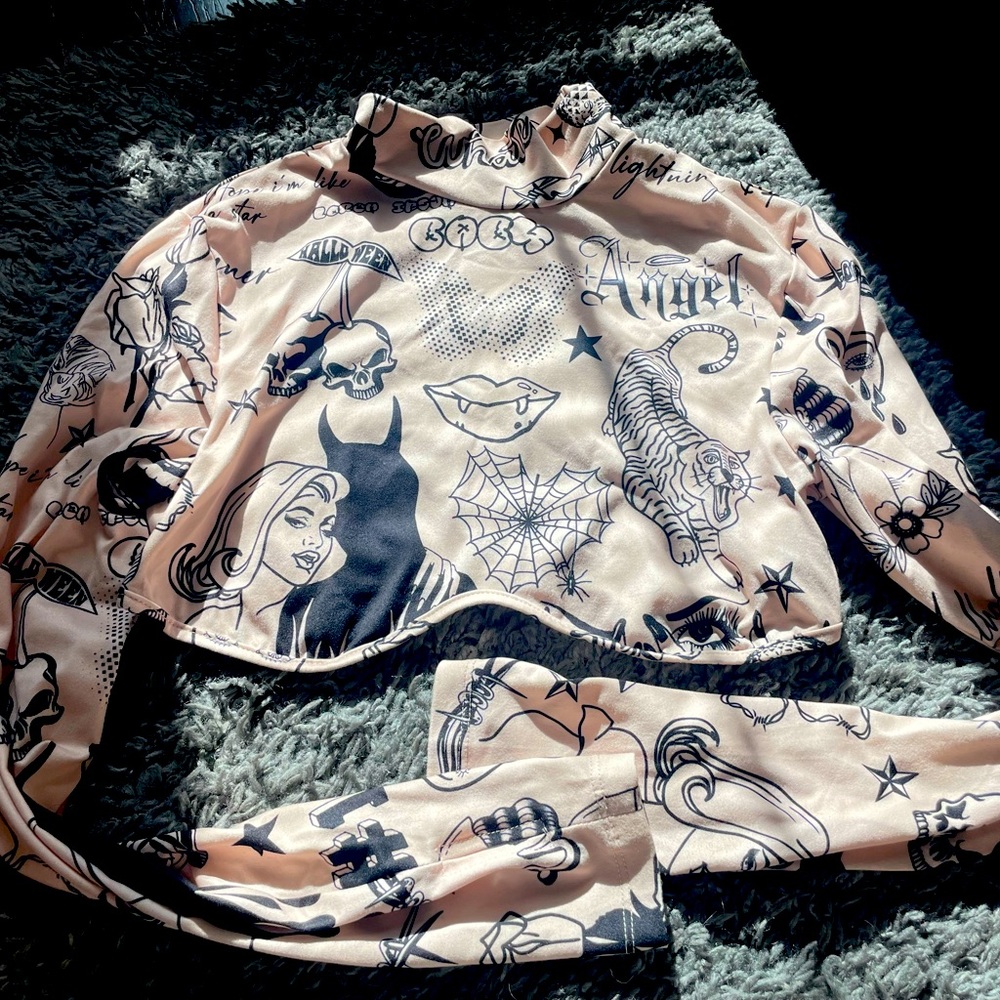 Y2K Figure graphic crop top.